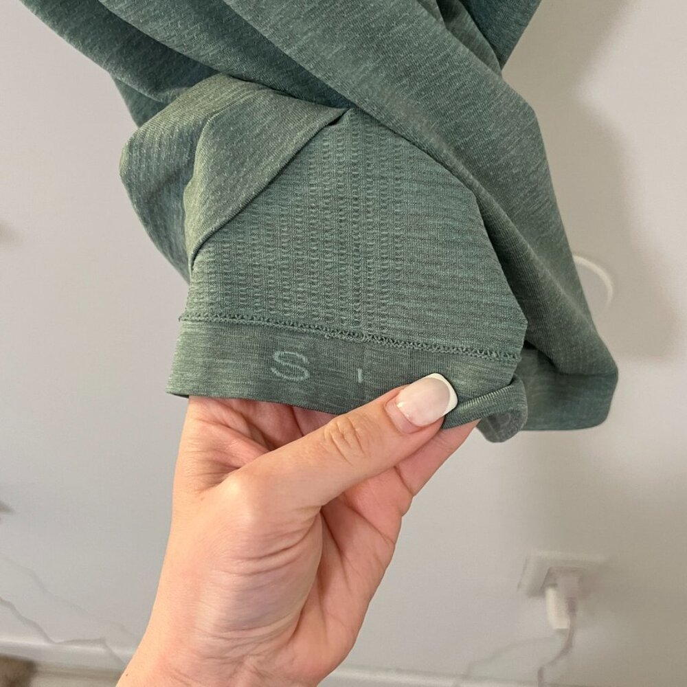 Lululemon Metal Vent Green Short Sleeve Top Size Small - Picture 4 of 5